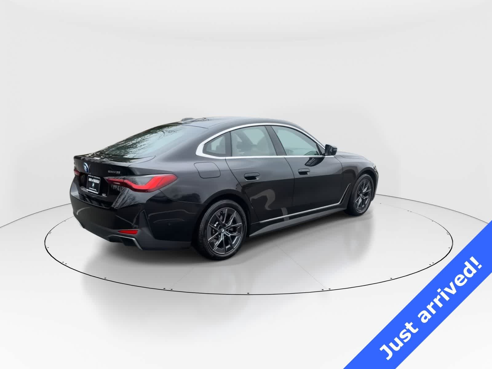 Thumbnail: 2023 BMW i4 - 8