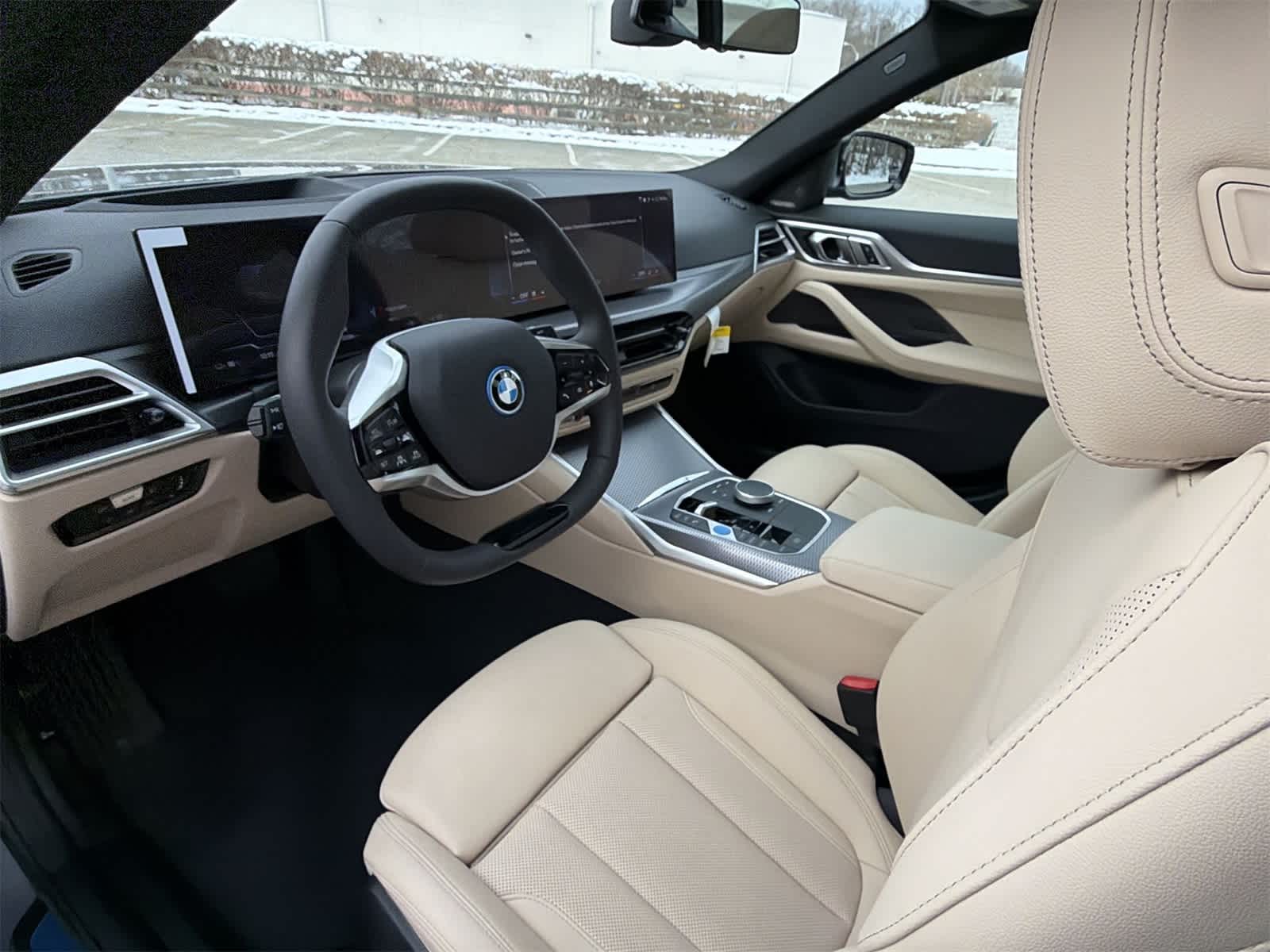 Thumbnail: 2025 BMW i4 - 10