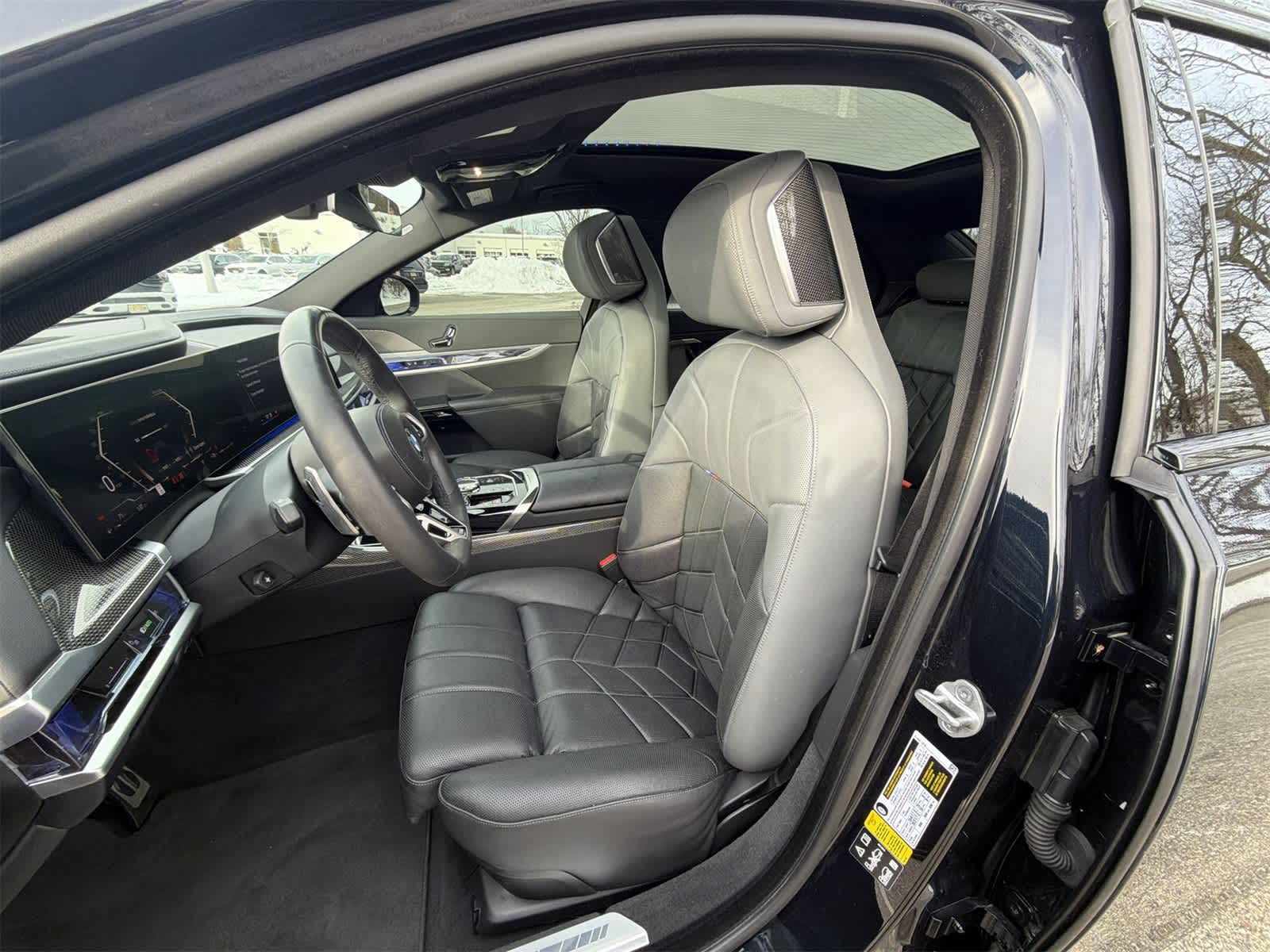 Thumbnail: 2023 BMW 7 Series - 19