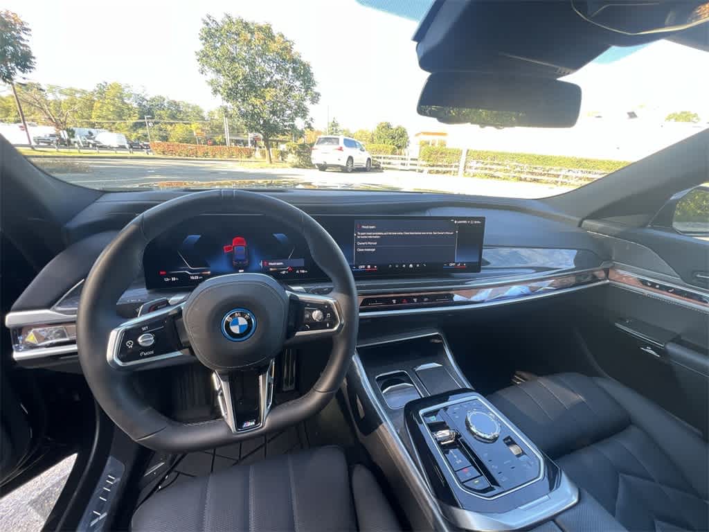 Thumbnail: 2025 BMW i7 - 18