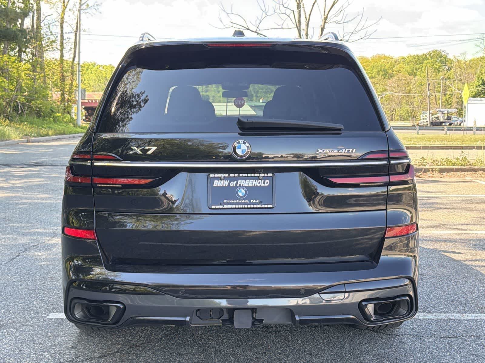 Thumbnail: 2023 BMW X7 - 13