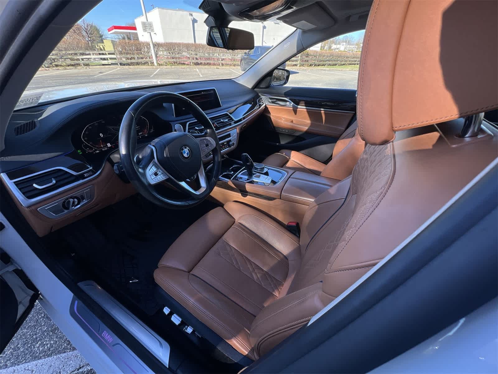 Thumbnail: 2021 BMW 7 Series - 10