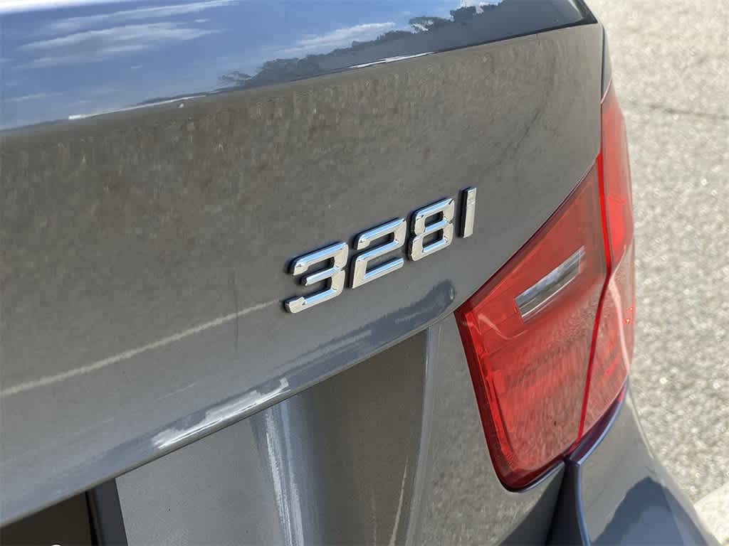 Thumbnail: 2011 BMW 3 Series - 15