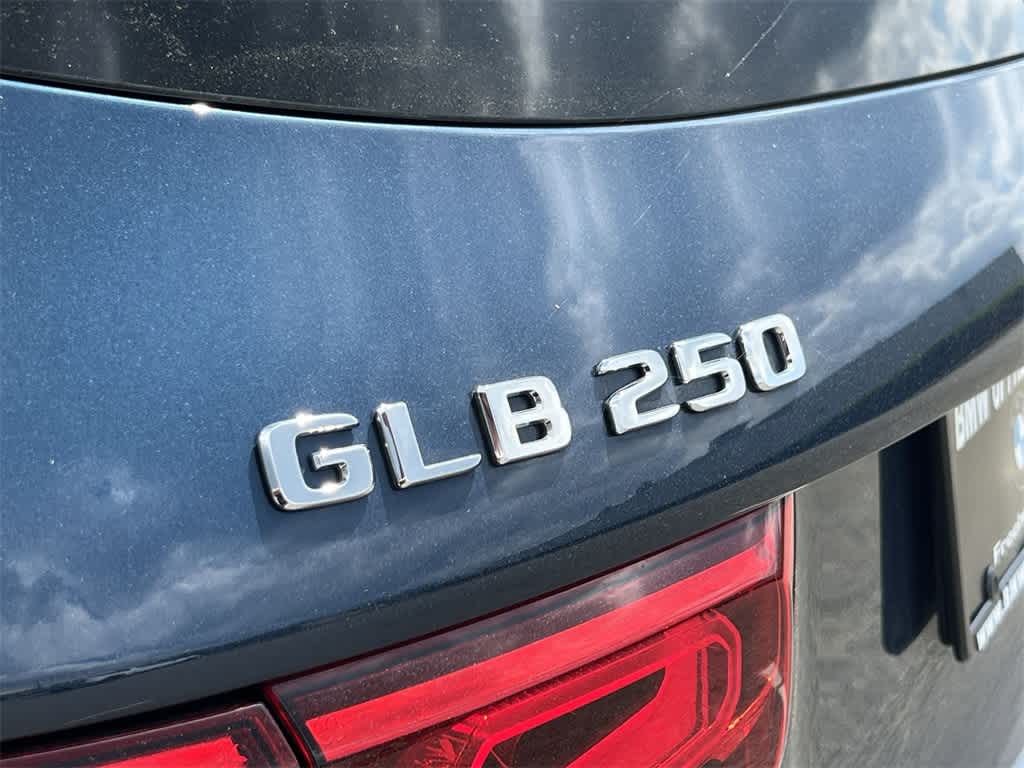 Thumbnail: 2021 Mercedes-Benz GLB - 15