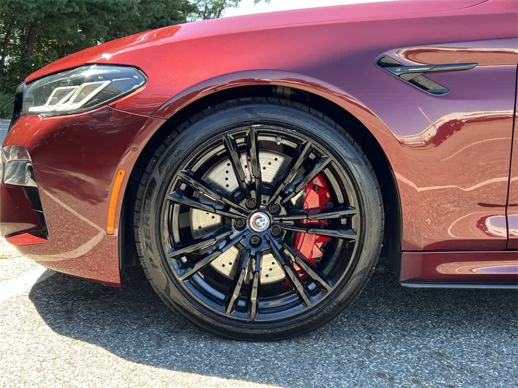 Thumbnail: 2022 BMW M5 - 16