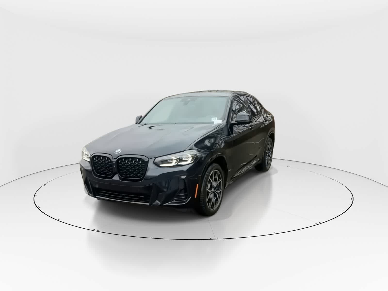 Thumbnail: 2023 BMW X4 - 3