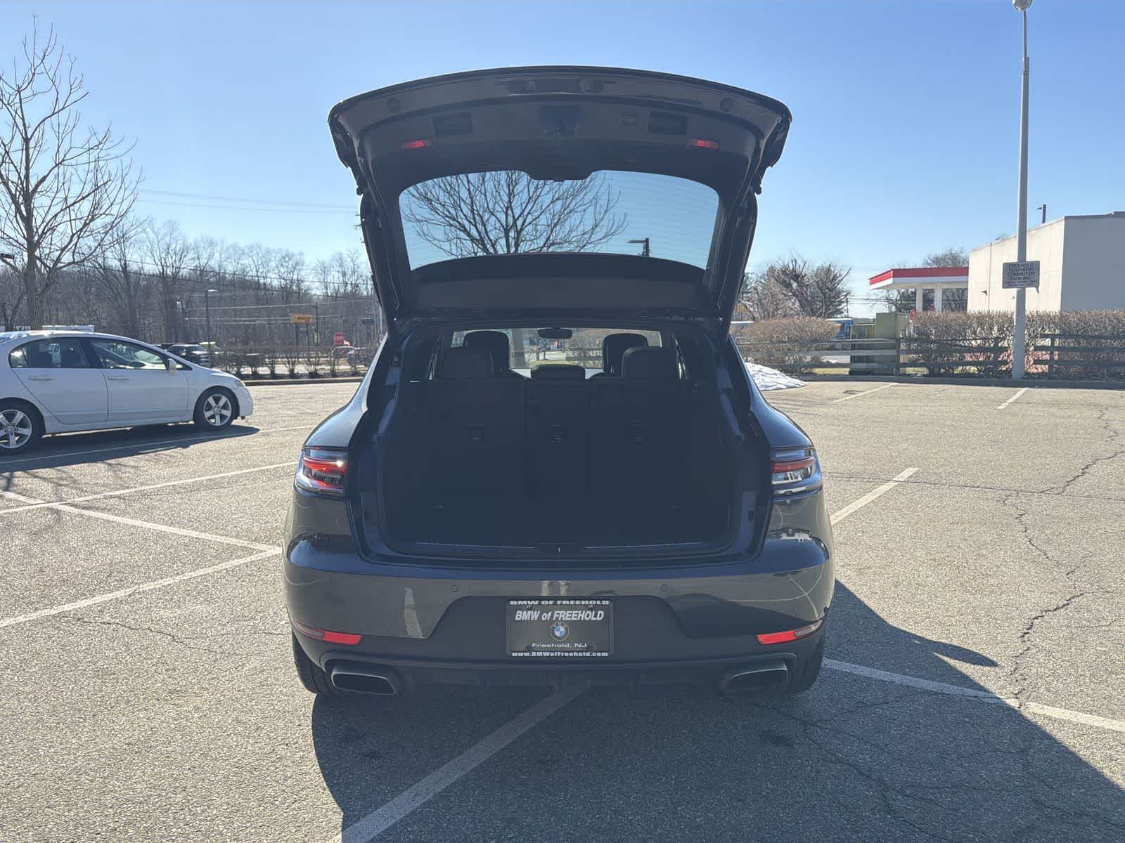 Thumbnail: 2020 Porsche Macan - 27