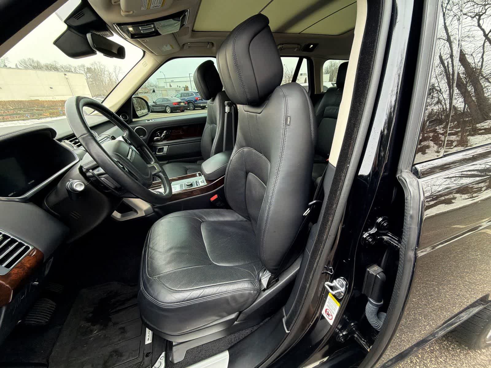 Thumbnail: 2020 Land Rover Range Rover - 19