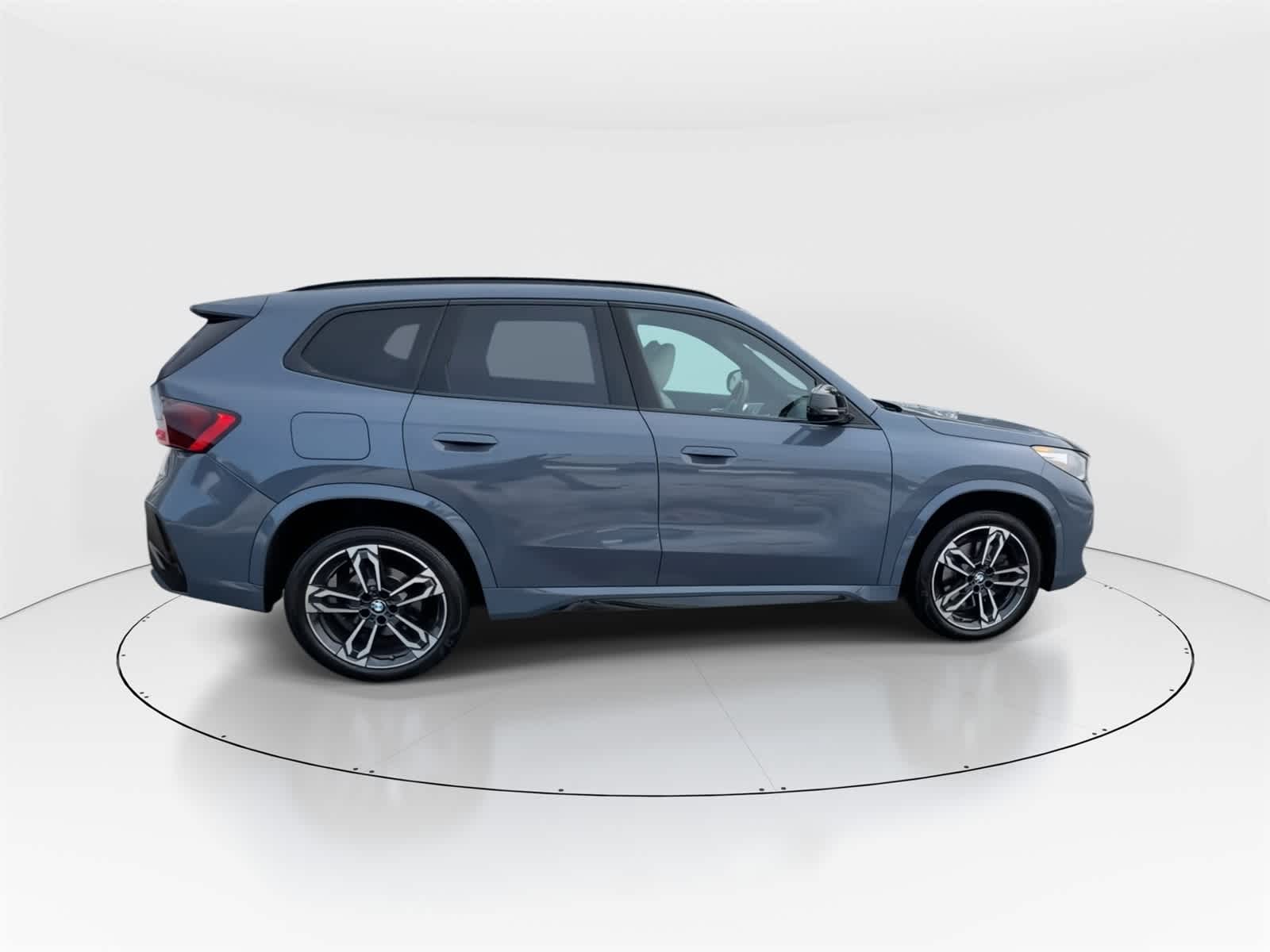 Thumbnail: 2023 BMW X1 - 8