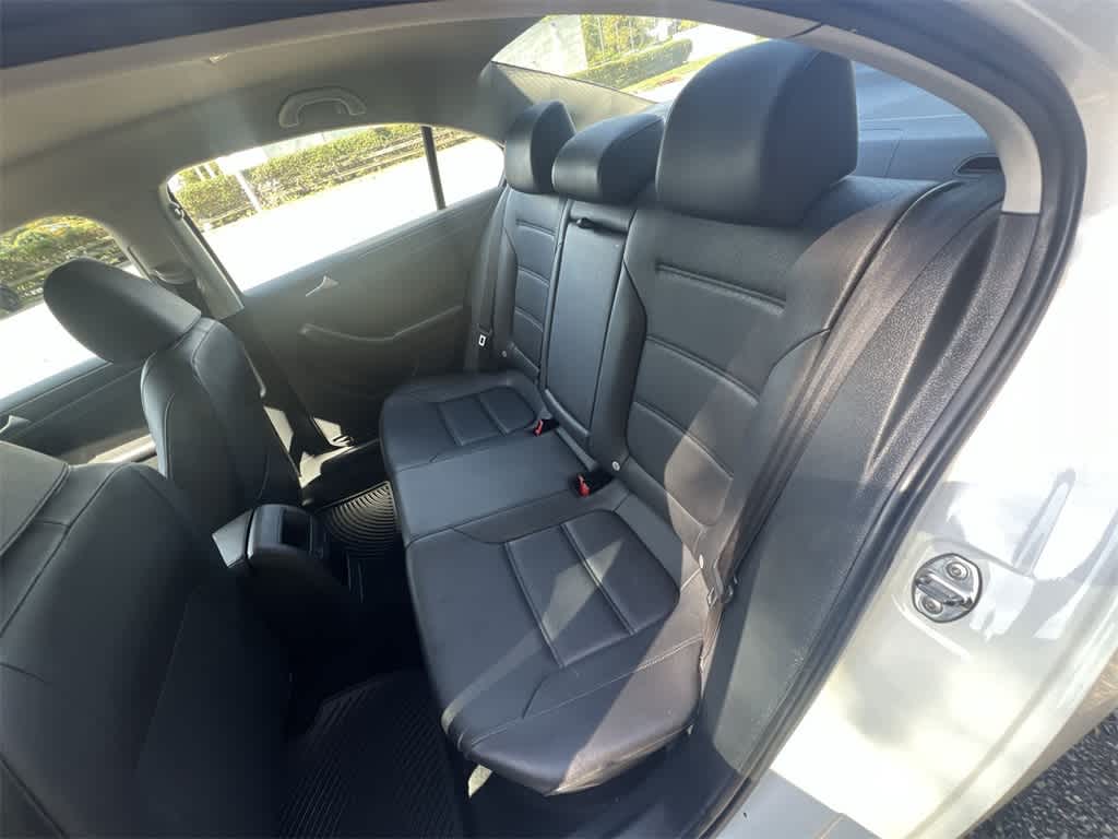 Thumbnail: 2014 Volkswagen Jetta - 21
