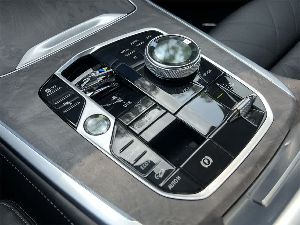 Thumbnail: 2023 BMW X7 - 25