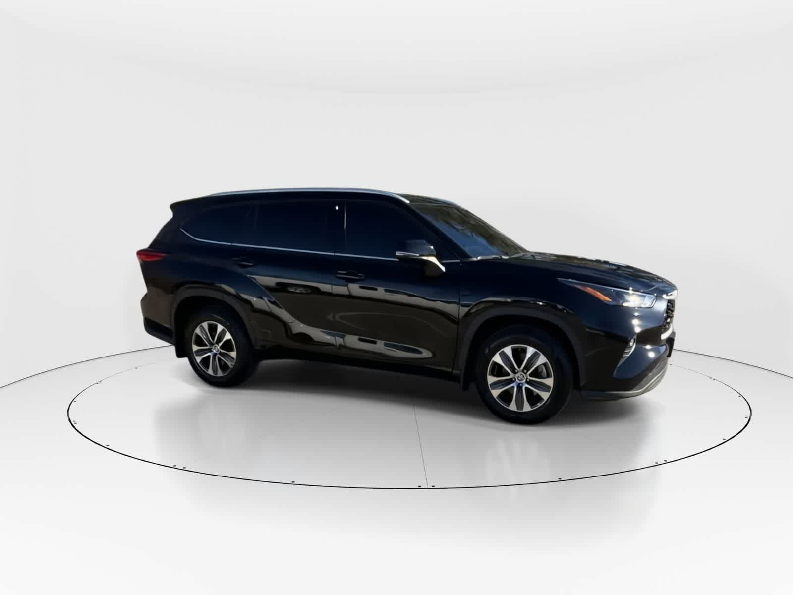 Thumbnail: 2022 Toyota Highlander - 5