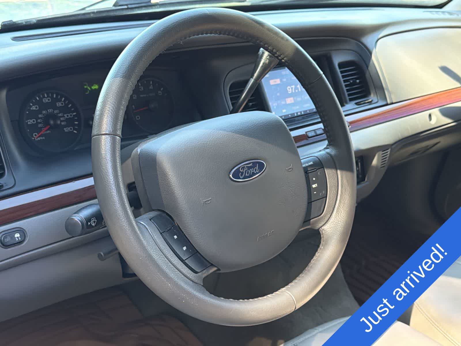Thumbnail: 2011 Ford Crown Victoria - 23