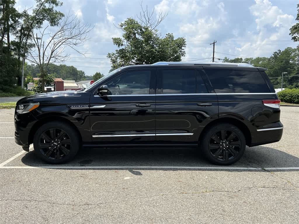Thumbnail: 2023 Lincoln Navigator - 11