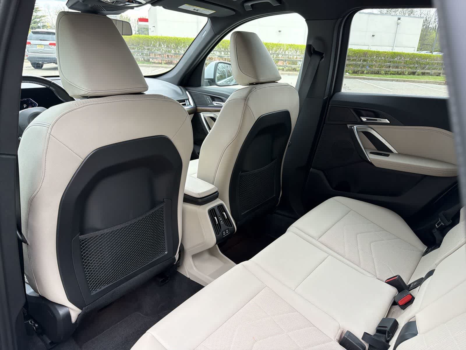 Thumbnail: 2023 BMW X1 - 20