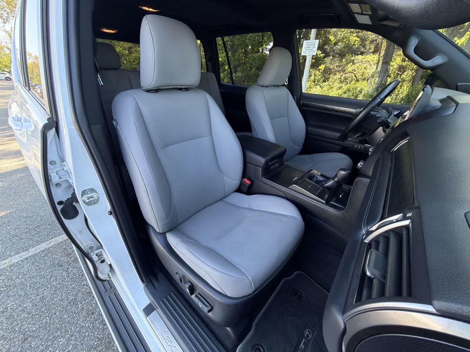 Thumbnail: 2023 Lexus GX - 22