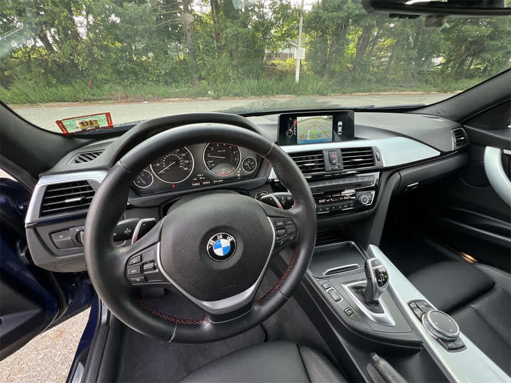 Thumbnail: 2016 BMW 3 Series - 17