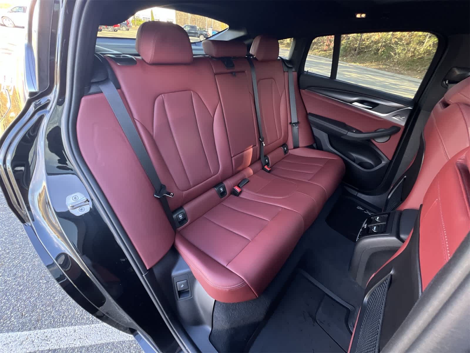 Thumbnail: 2023 BMW X4 - 21