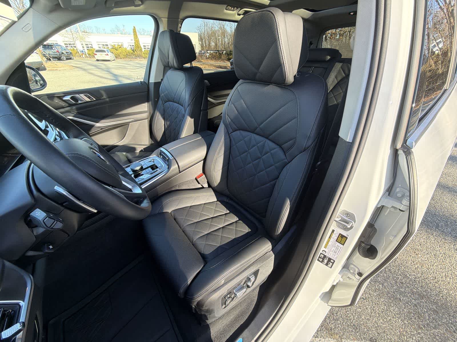 Thumbnail: 2025 BMW X7 - 19