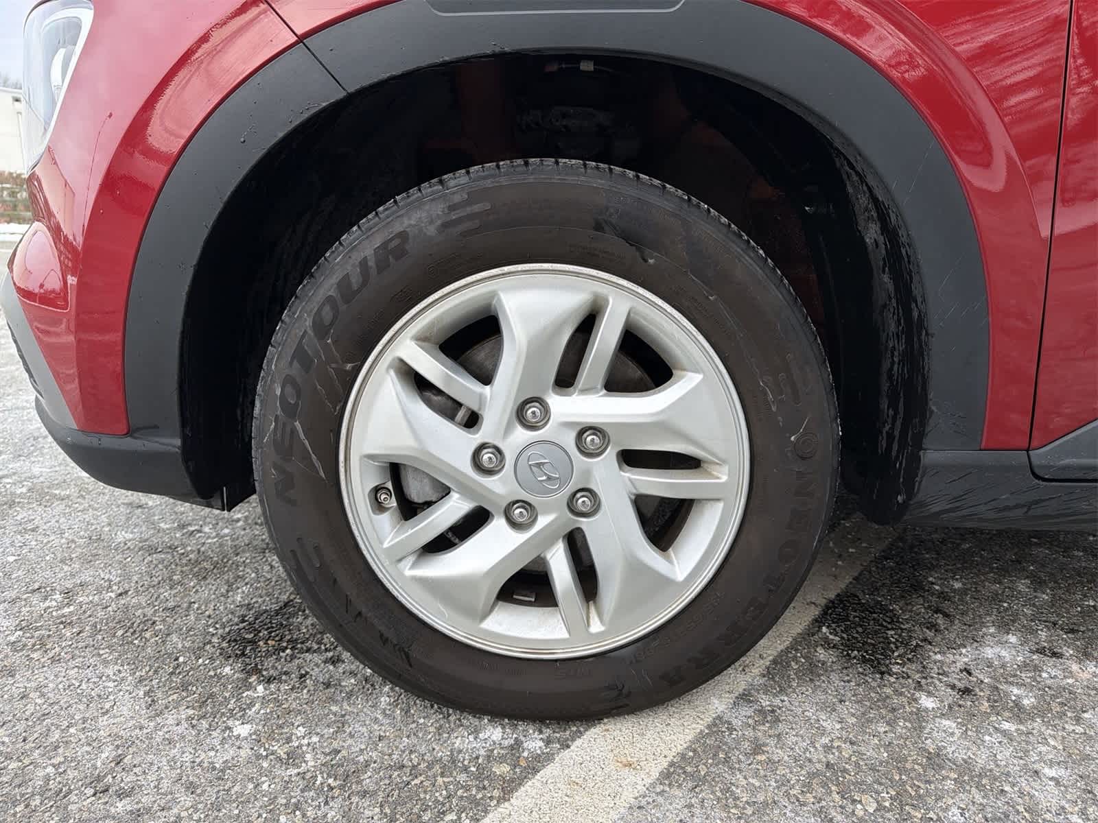 Thumbnail: 2023 Hyundai Venue - 16