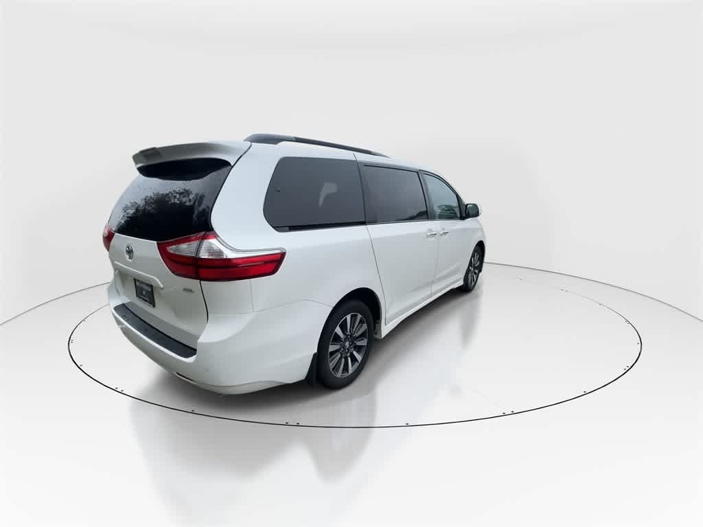2019 Toyota Sienna XLE Premium 8
