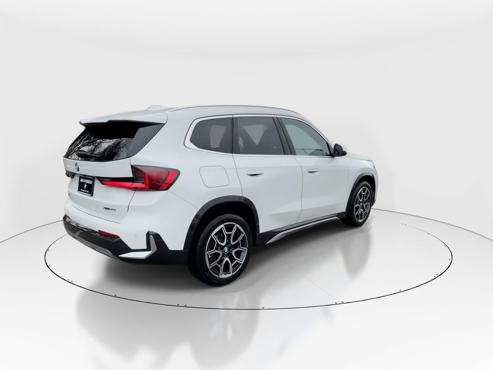 Thumbnail: 2025 BMW X1 - 8