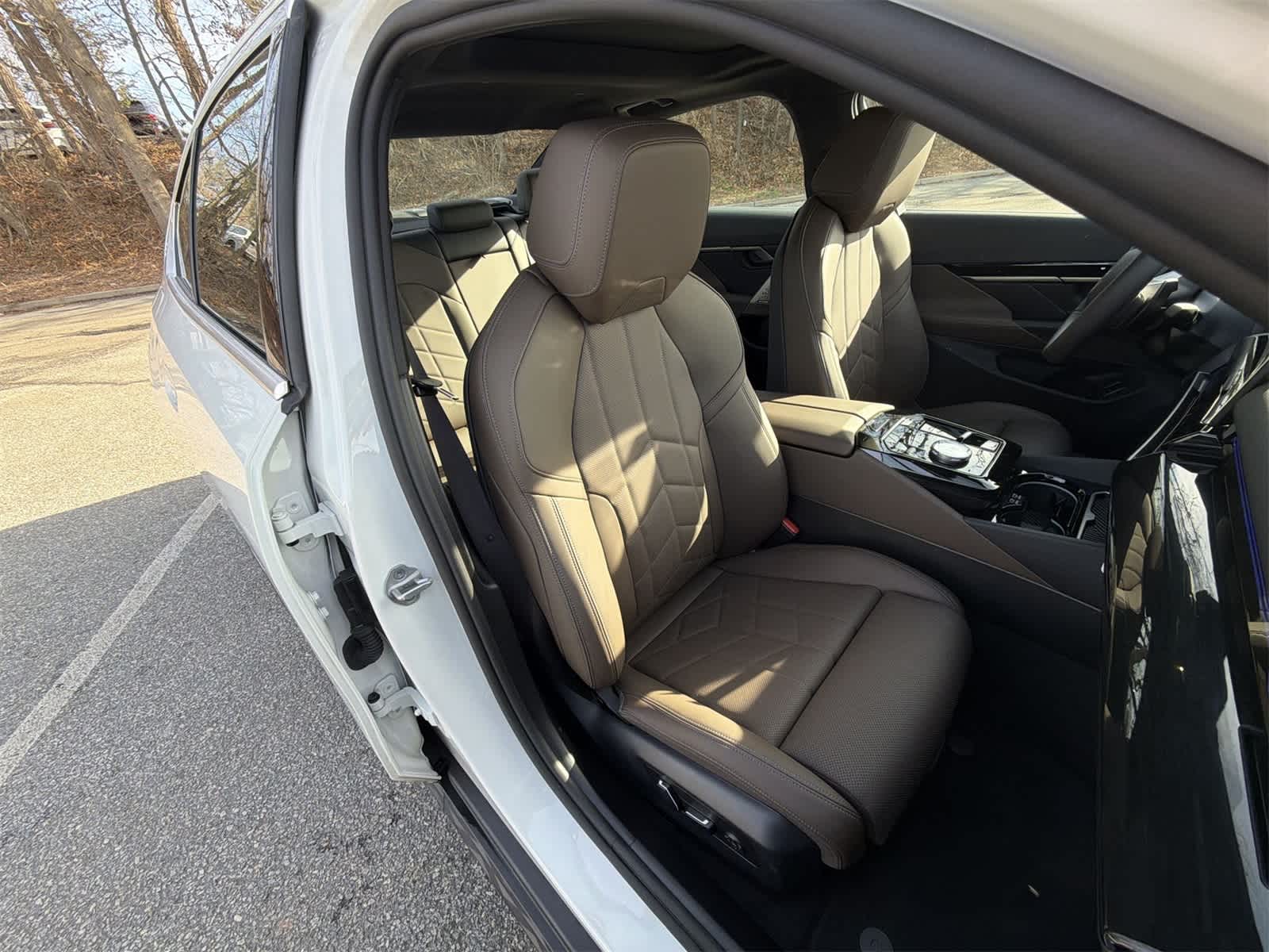 Thumbnail: 2026 BMW 5 Series - 22