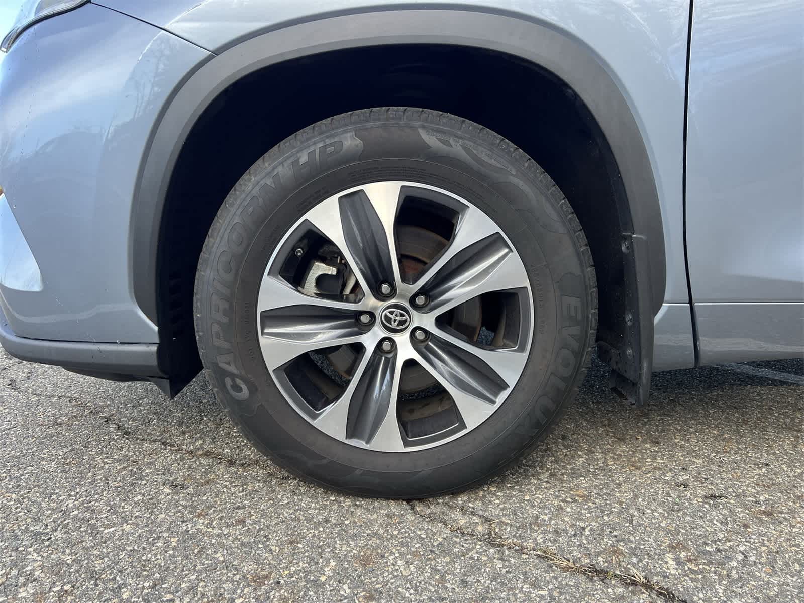 Thumbnail: 2020 Toyota Highlander - 16