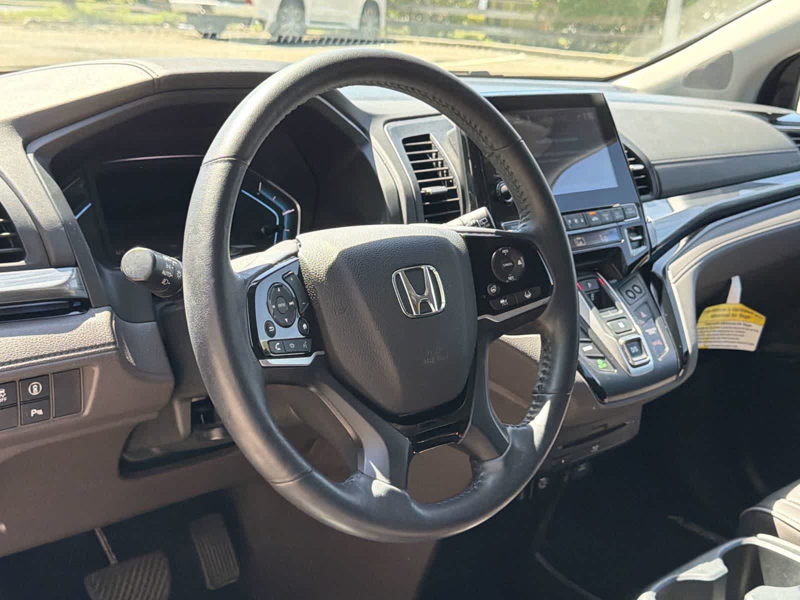 Thumbnail: 2023 Honda Odyssey - 23