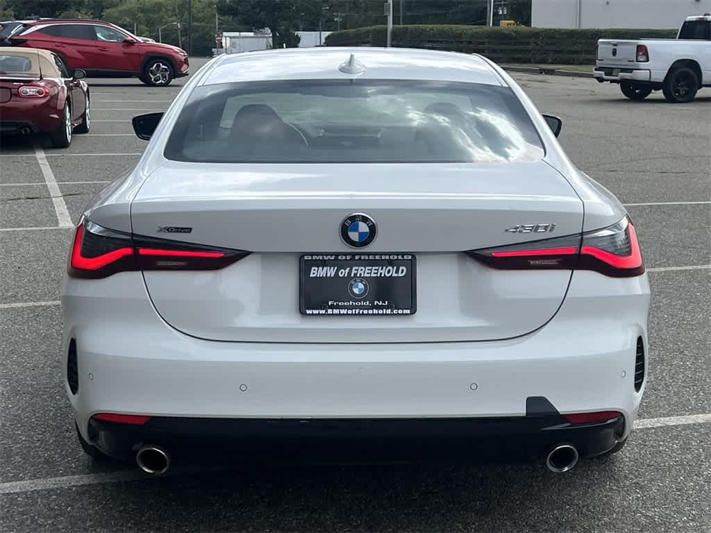 Thumbnail: 2023 BMW 4 Series - 13