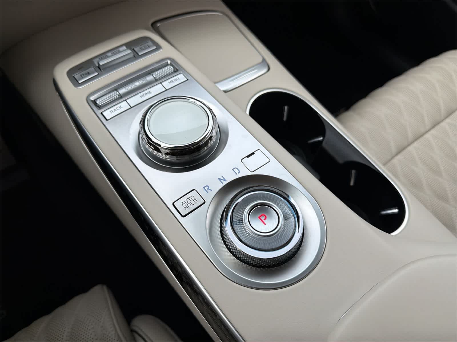 Thumbnail: 2023 Genesis GV70 - 25