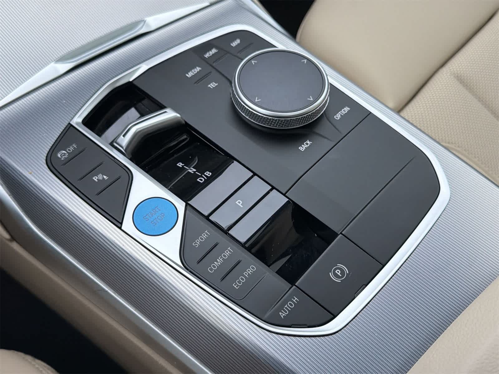 Thumbnail: 2023 BMW i4 - 25