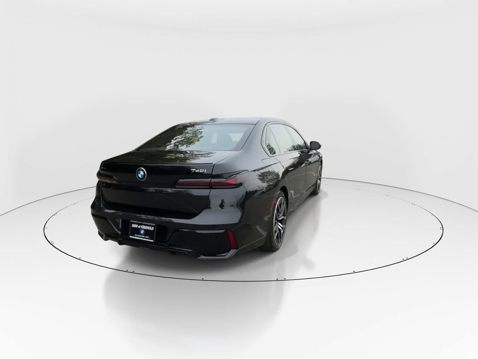 Thumbnail: 2026 BMW 7 Series - 3