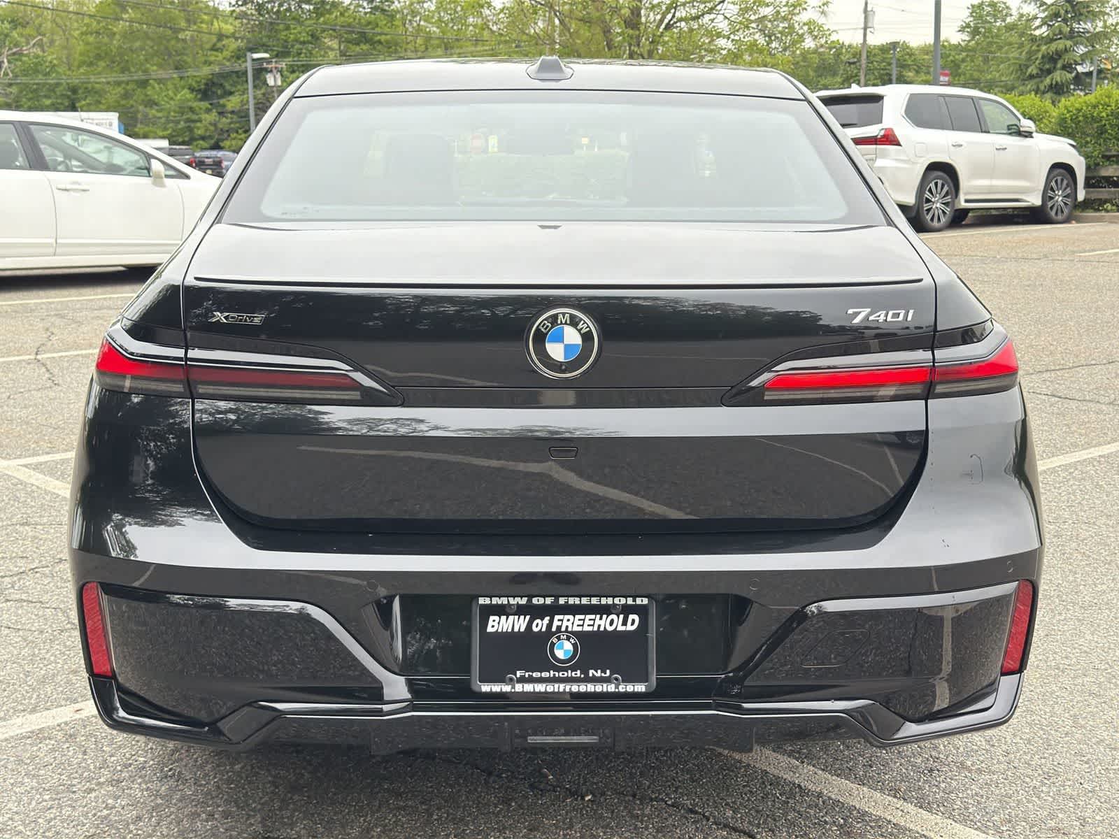 Thumbnail: 2026 BMW 7 Series - 13