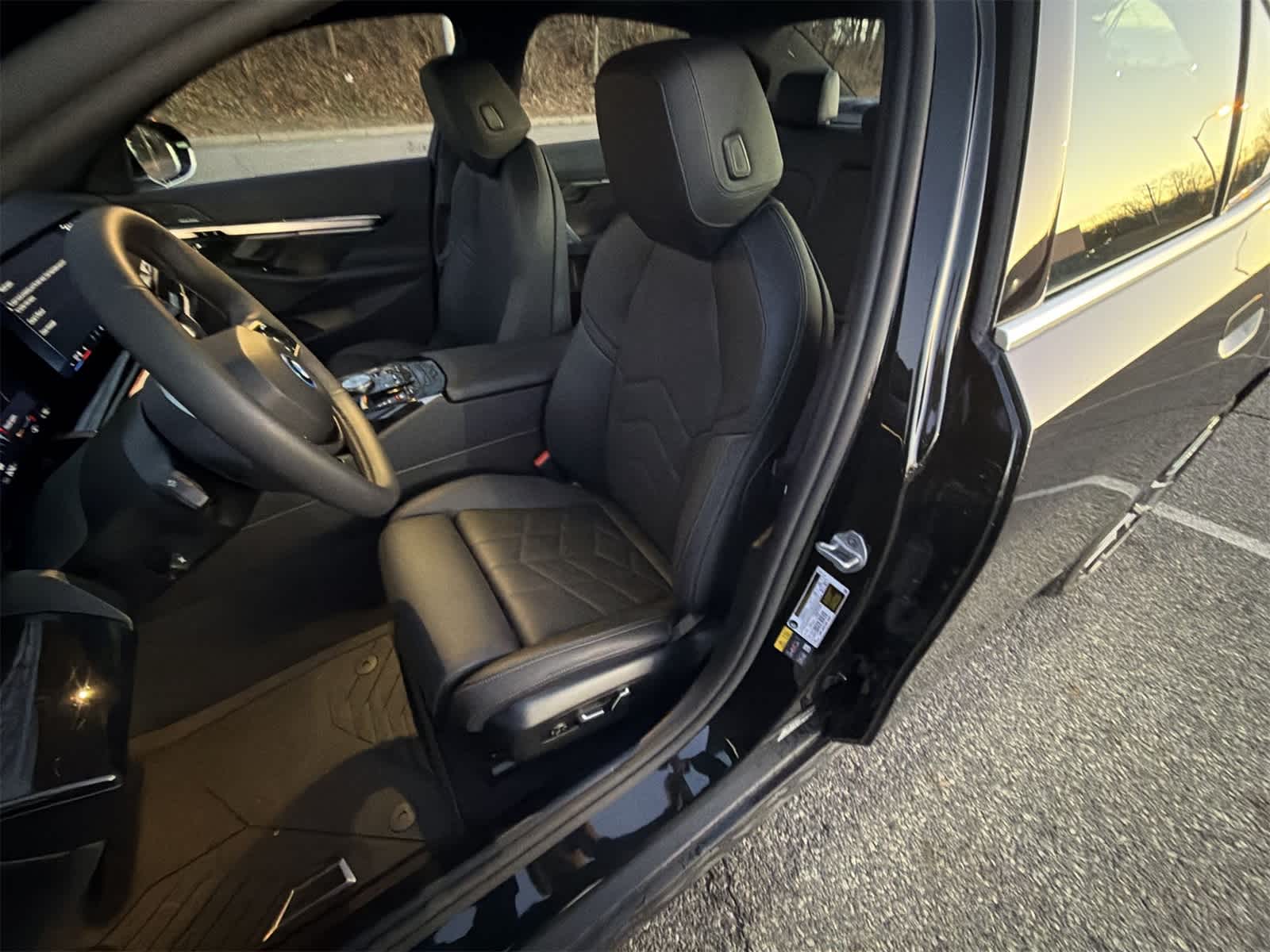 Thumbnail: 2025 BMW i5 - 19