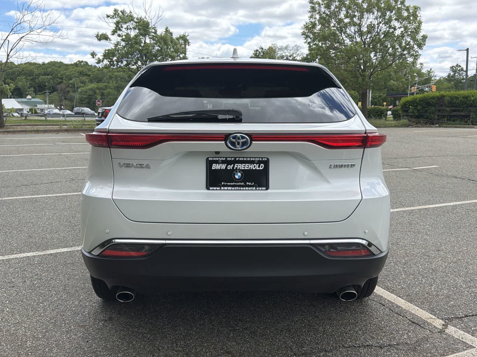 Thumbnail: 2023 Toyota Venza - 13