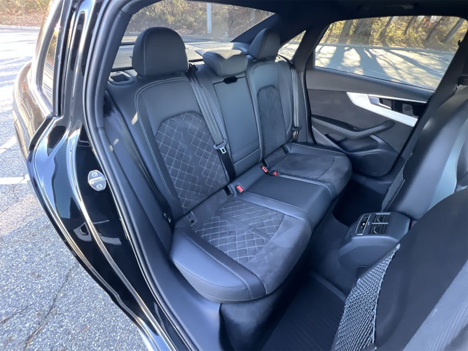 Thumbnail: 2021 Audi S4 - 21