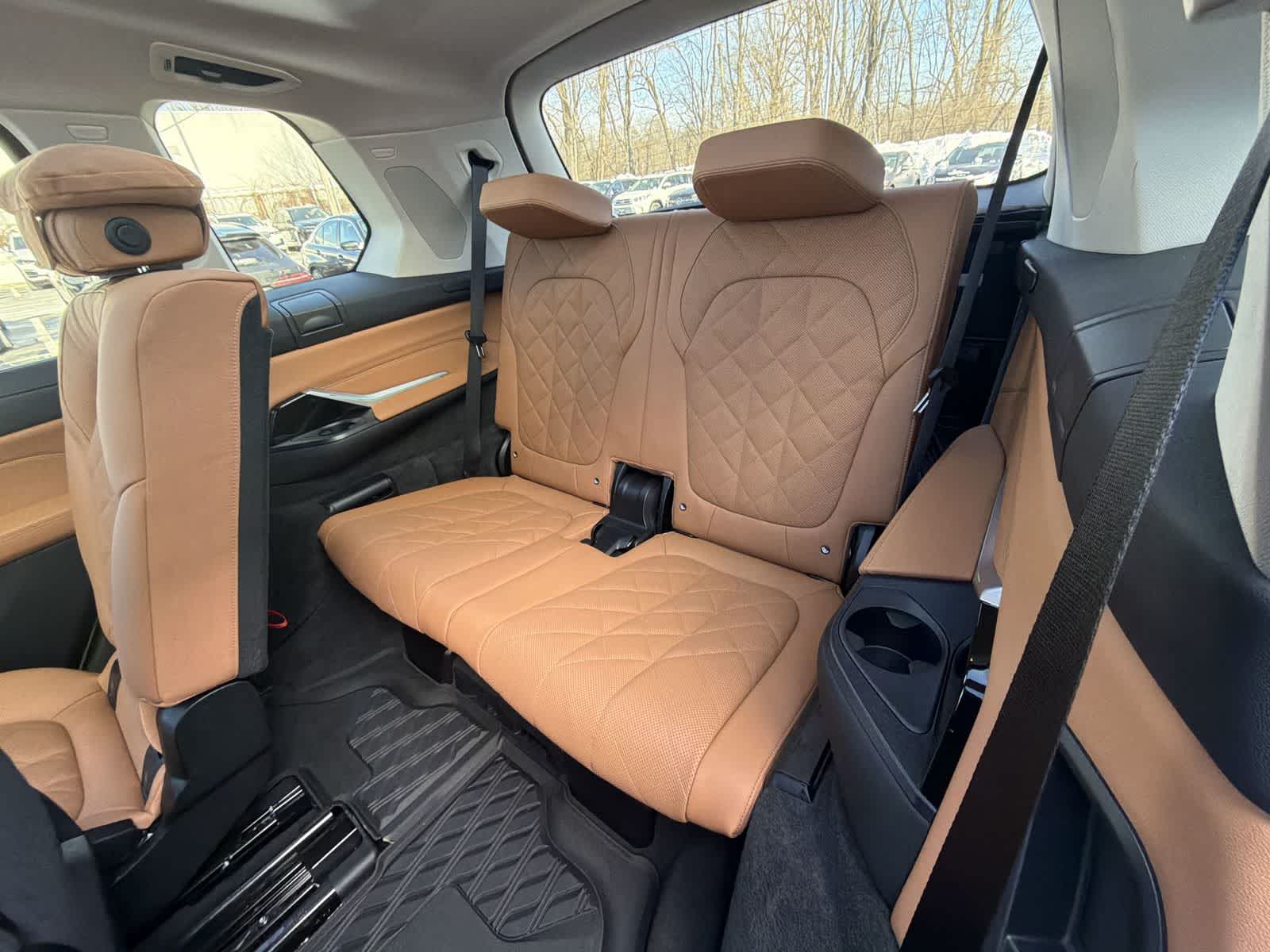 Thumbnail: 2026 BMW X7 - 30