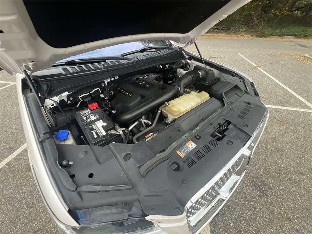 Thumbnail: 2019 Lincoln Navigator - 17