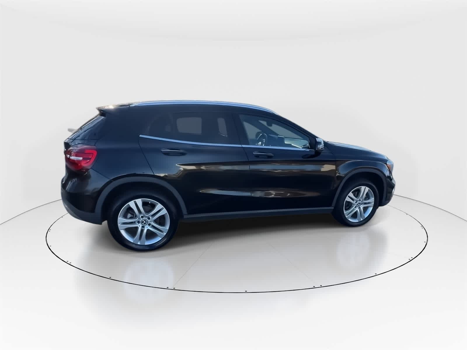 2020 Mercedes Benz GLA 250 4MATIC photo 2