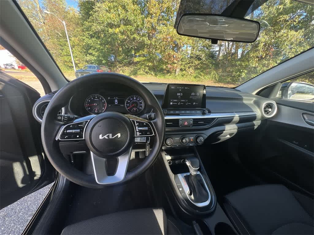 Thumbnail: 2023 Kia Forte - 18