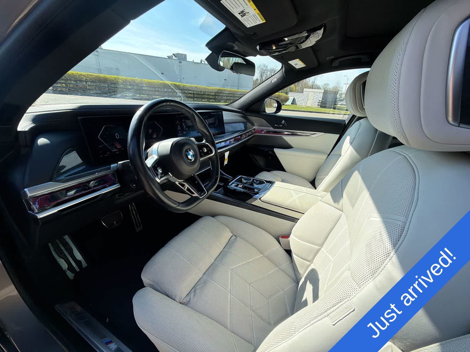 Thumbnail: 2023 BMW 7 Series - 10