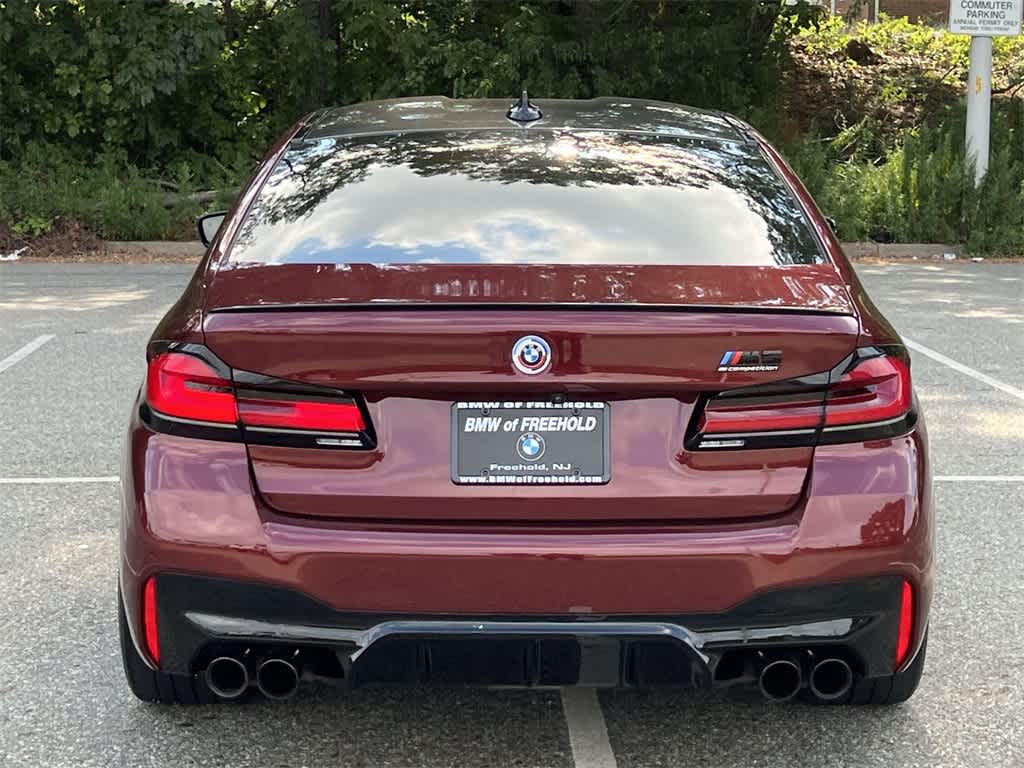 Thumbnail: 2022 BMW M5 - 13