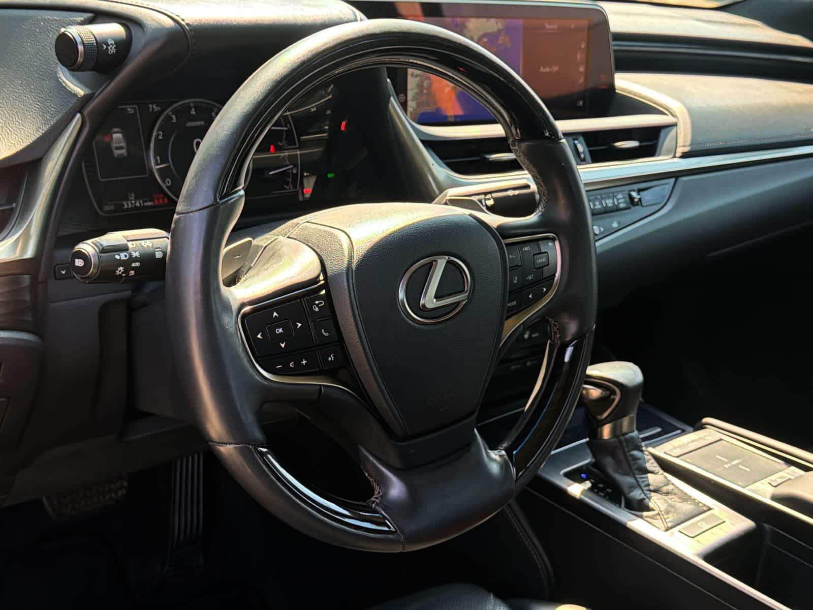 Thumbnail: 2020 Lexus ES - 23