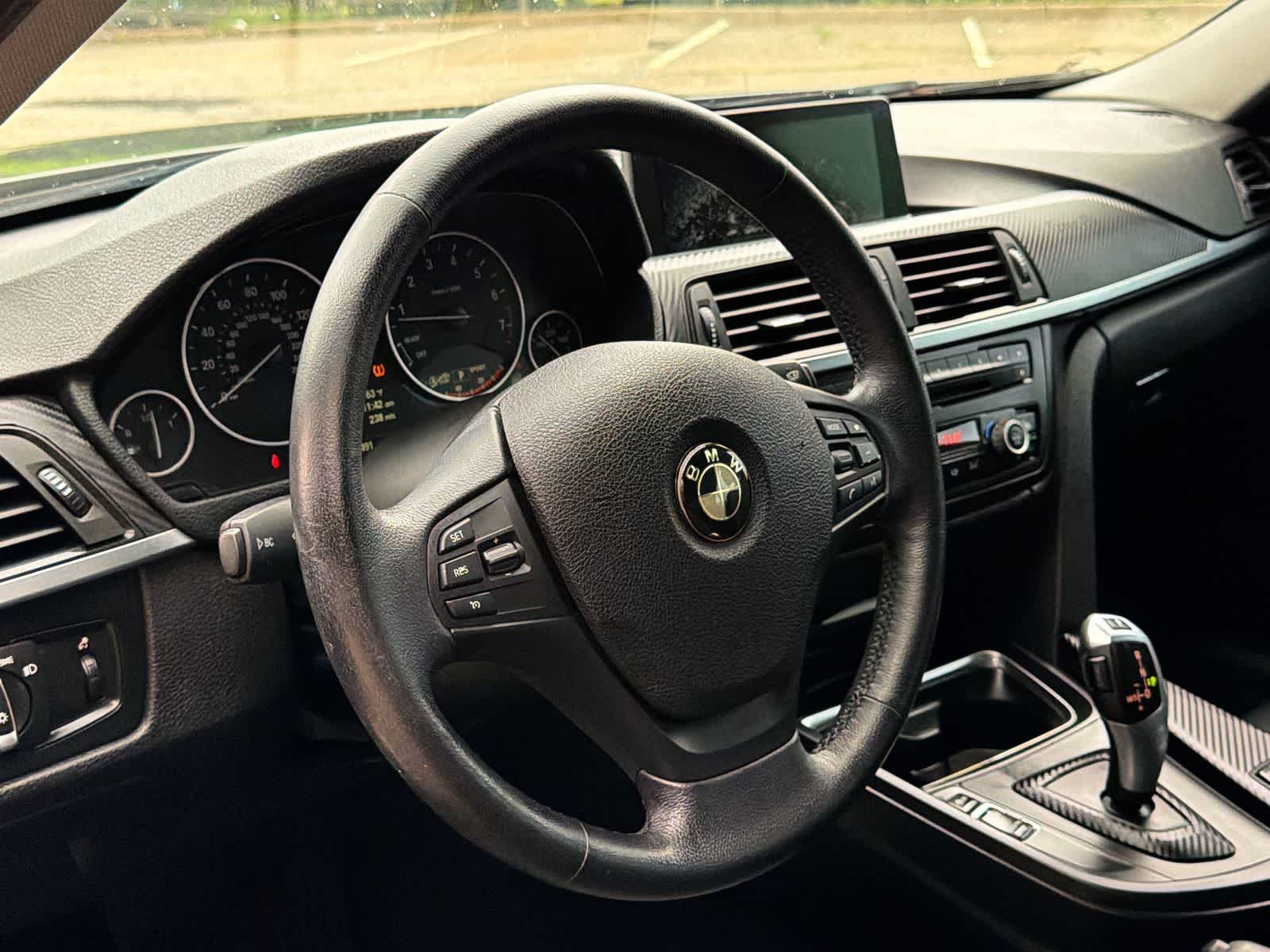 Thumbnail: 2013 BMW 3 Series - 23