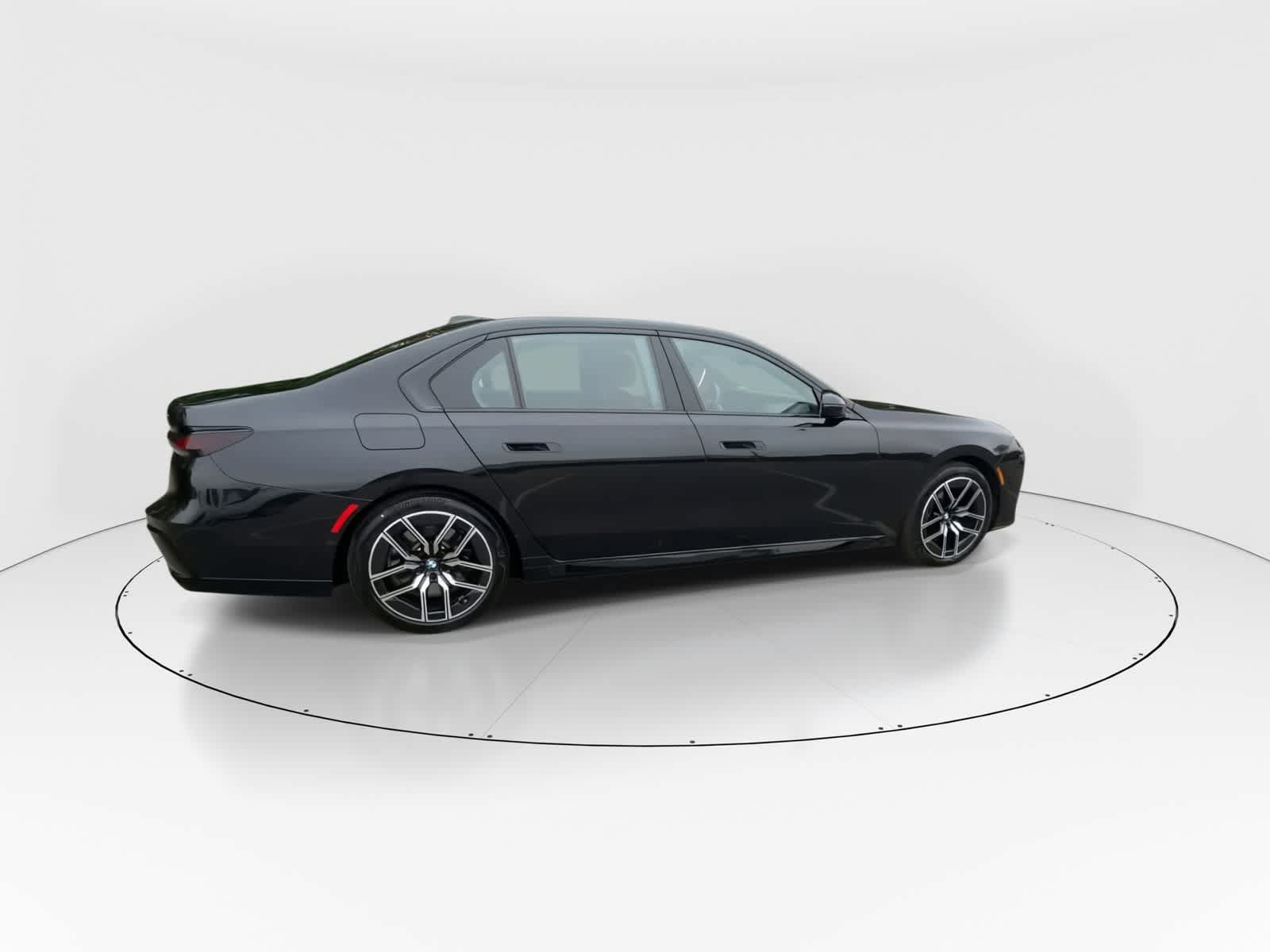 Thumbnail: 2026 BMW 7 Series - 4