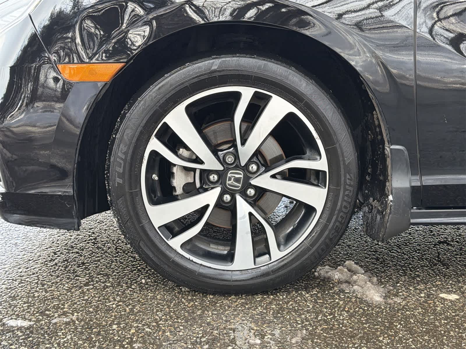 Thumbnail: 2018 Honda Odyssey - 16