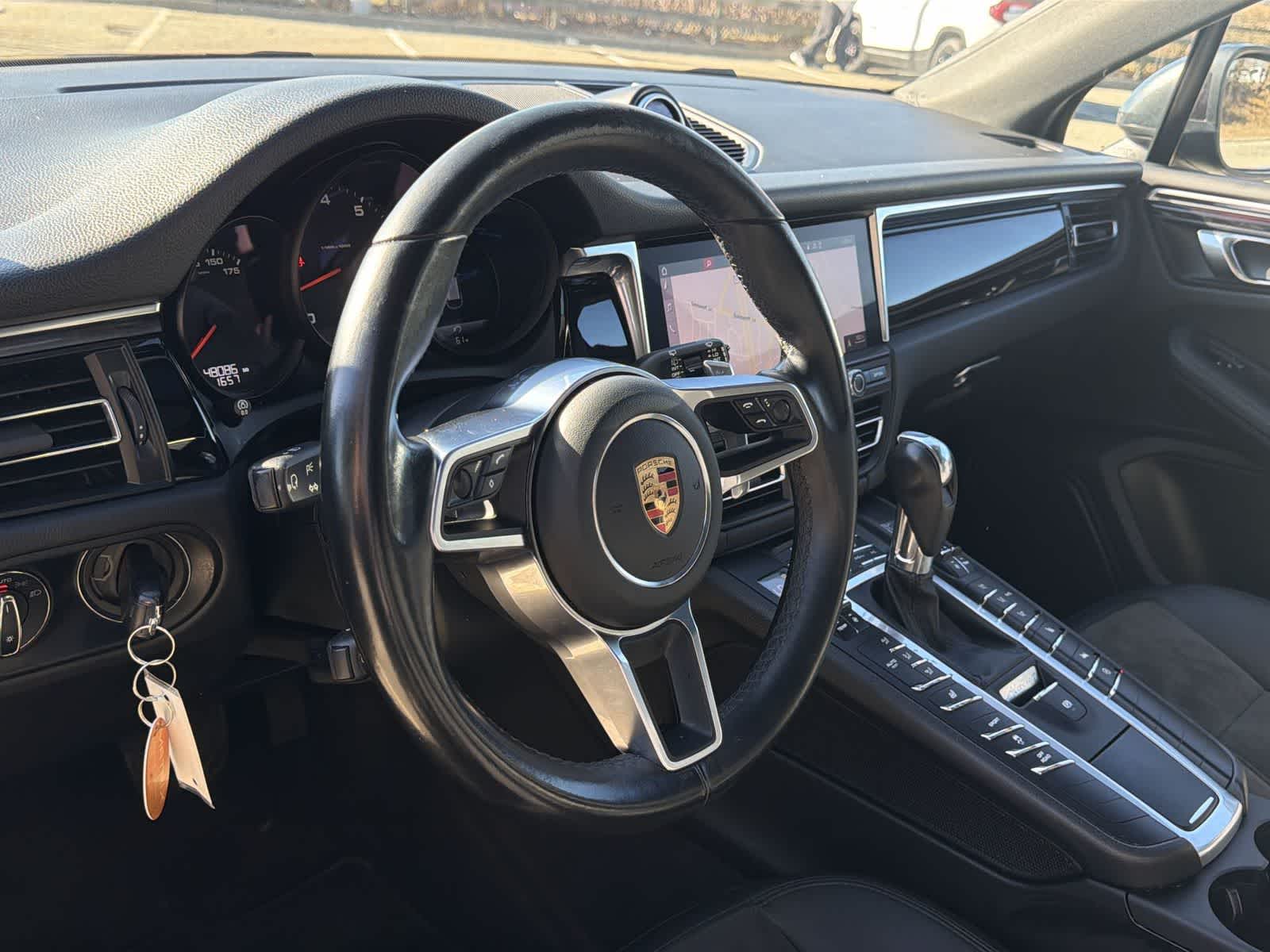 Thumbnail: 2020 Porsche Macan - 23