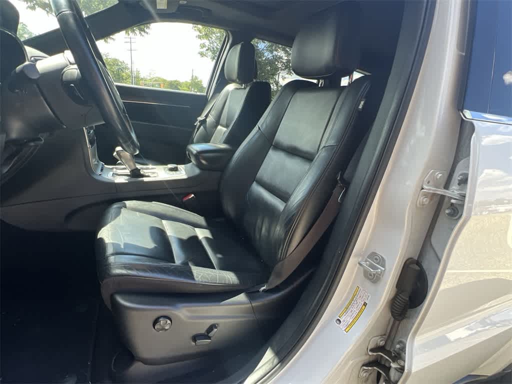Thumbnail: 2020 Jeep Grand Cherokee - 18