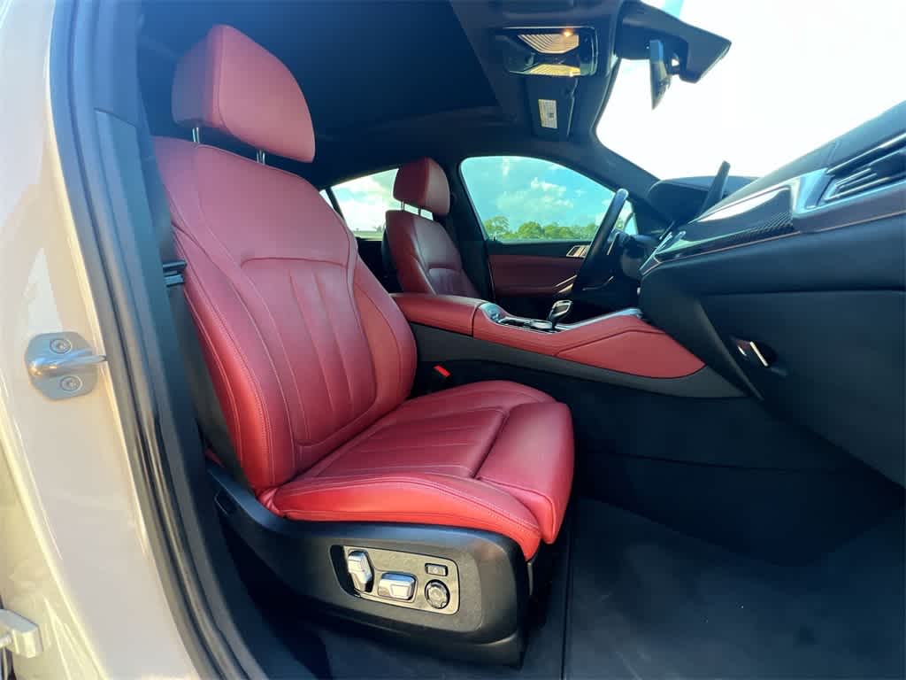 Thumbnail: 2022 BMW X6 - 22